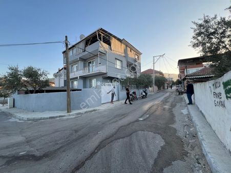 Üç Katlı Müstakil Bahçeli Ev