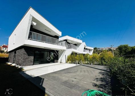 Sahıle 500 M-özel Havuz-yerden Isıtma-lüx-300 M2 Bahçe-akıllı Ev-tamamı Müstakil-fırsat Villa