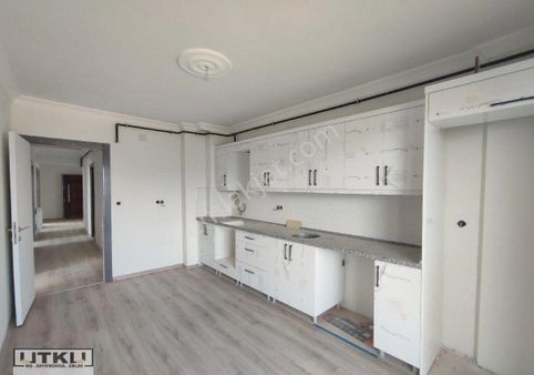 Utku Gayrimenkulden Akhisar Efendi Mah Satılık Geniş 3+1 Daire