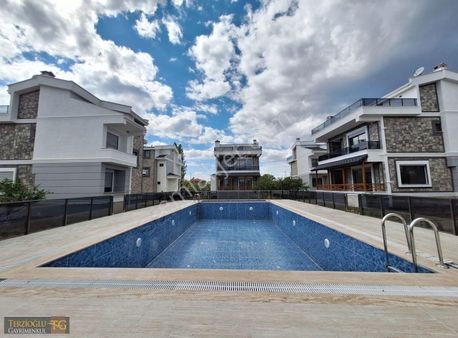 Terzioğludan Altınoluk Fenerde Havuzlu Bağımsız 5+1 Deluxe Villa