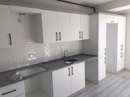 Uşak Merkez Dikilitaş Mahallesinde Kiralık 2+0 Daire