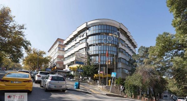 Cinnah Caddesi Cıngıllıoğlu İş Hanı'nda Satılık Ofis