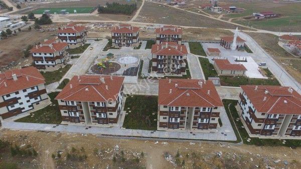 Afyon Dazkırı Yukarıyenice İlçe Merkezinde 2.929 M2 Yola Cephe Fırsat Arazi