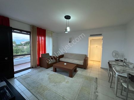 Girne Alsancak'ta Dağ Ve Deniz Manzaralı, Geniş Teraslı Firsat Satılık 1+1 Daire!!