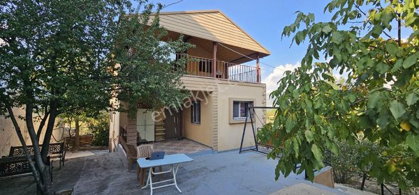 Pozantı Eskikonacıkta 860 M² Arsaya Sahip Satılık Dubleks Yazlık Villa