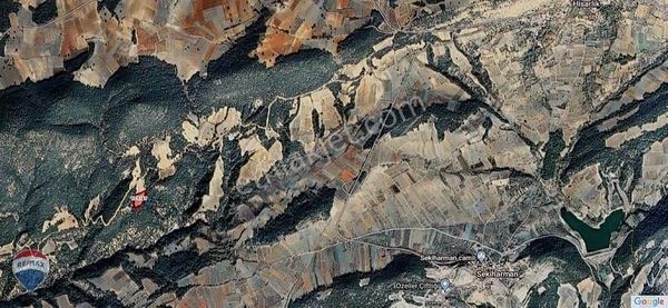 Geyve Hisarlık' Ta Remax Mavi'den Satılık 6565 M2 Arazi