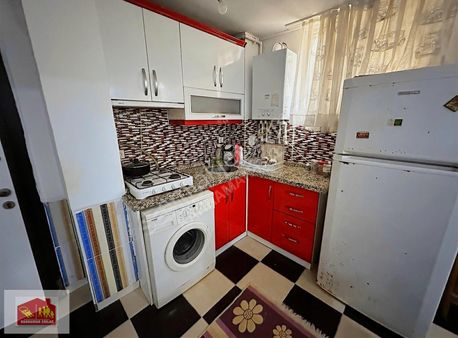 Kaynarca'da E5'e Çarşıya Yakın Krediye Uygun Eşyalı Daire