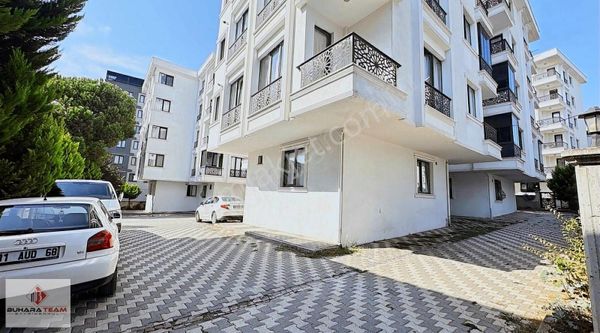 Çekmeköy Ekşioğlu Mh 4 Bloklu Site İçinde Satılık 3+1 T.dubleks