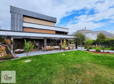 Tried - Çay Bağlarında Manzaralı 1500 M2 Arsalı Lüx Villa