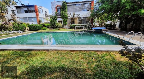 Bodrum Konacık'ta Satılık 3+1 Üst Kat Daire