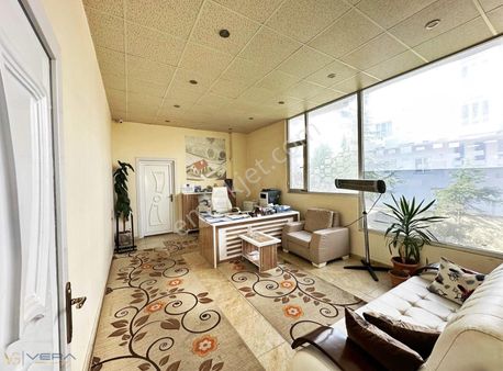 Vera'dan Cadde Üstünde Satılık Dükkan