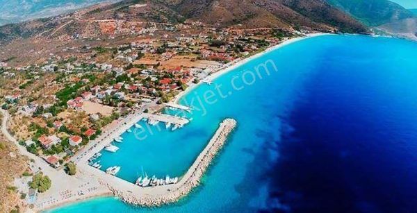 Muhteşem Deniz Manzaralı Bahçe