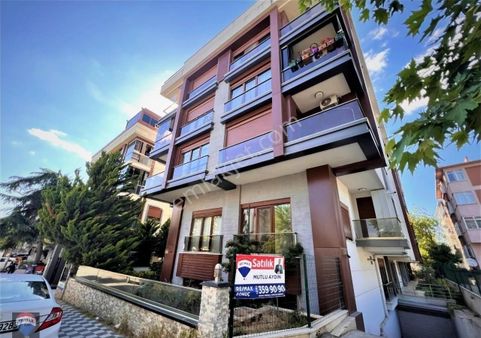 Mutlu Aydın'dan Küçükyalı Marmaraya Yakın Yeni Binada Luks 2+1