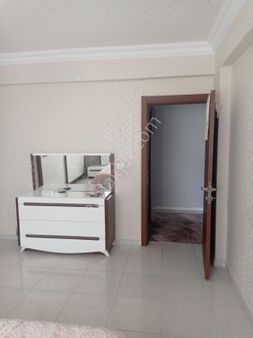 Süleymaniyede Köşe Başı Ara Kat Daire