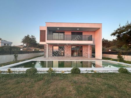 Kuşadası Soğucak'ta 611 M2 Arsa Full Deniz Manzaralı Müstakil Villa