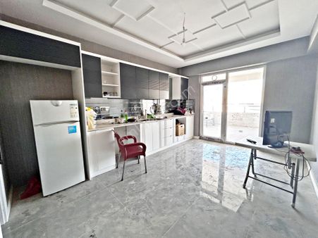 Karacaahmet'te Cadde Üzeri Geniş Oturum A Kalite İşçilikli 2.5+1