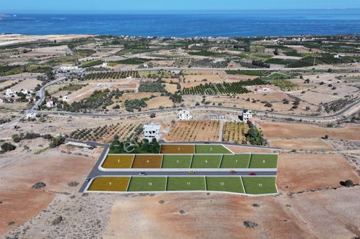 Cengizköy'de Dağ Ve Deniz Manzaralı, Önü Kesilmez, %220 İmarlı, Türk Malı Yatırımlık Arsalar.