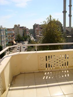 Alanya Saray Mah Cadde Üzerinde Satılık 2+1 Ayrı Mutfaklı Daire