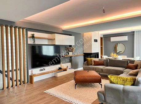 Marmaris Yaşamköşkleri'nde Satılık Köşe Konum 4+2 Havuzlu Villa