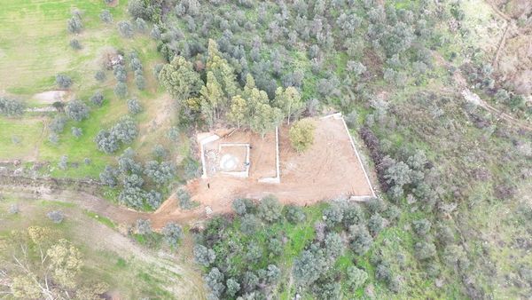 Esentepe'de Akyakaya Çok Yakın 1.015 M² Etrafı Çevrili Arazi