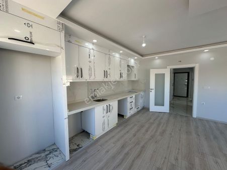 Yasin Kuzu'dan Kırkgöz Caddesi Üzeri Satılık 2+1 Daireler