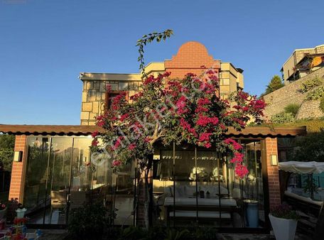 Gündoğan Merkez'de Müstakil Havuzlu Satılık Villa