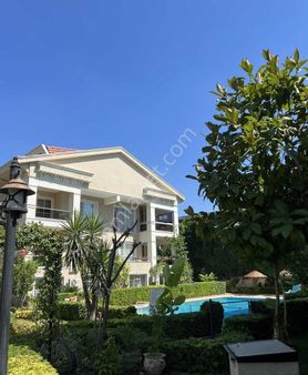 Armutalan Camiavlu Mahallesinde Havuzlu Site İçinde Satılık 3+1 Daire