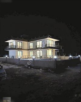 Erdemli Kumkuyu Merkezde Ful Deniz Manzaralı Dublex Villa