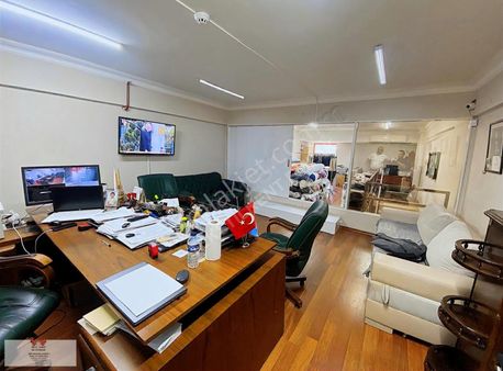 Em-of'tan Giriş Katta Camlı Cadde Cepheli Satılık İşyeri Ve Ofis