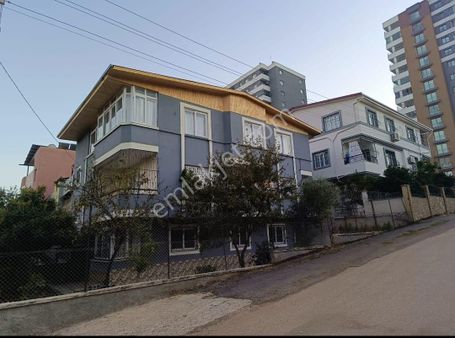 Yüzüncü Yılda Okul,kreş Rehabilitasyon Merkezi Olmaya Uygun 3 Katlı Müstakil Ev