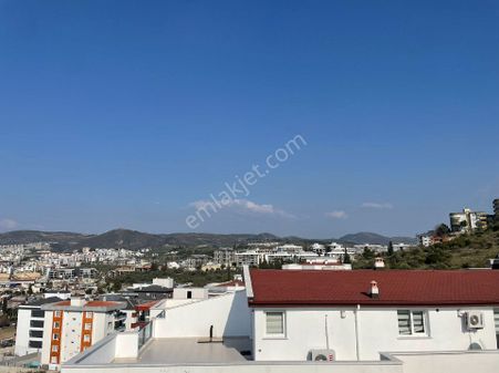 Kuşadası Sanayi Üzeri Çatı Dubleks Daire