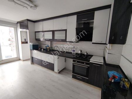 Güvenay - Çorum Bahabey Cad. Yunus Market Üzeri Satılık 3+1 Ara Kat Daire