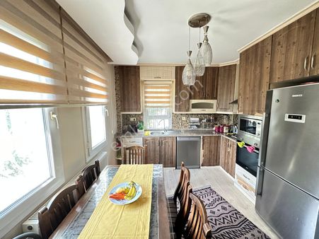 Bahçeşehirde Sitede Mükemmel Konumda 4+1 Çift Banyolu Bahçeli Triplex