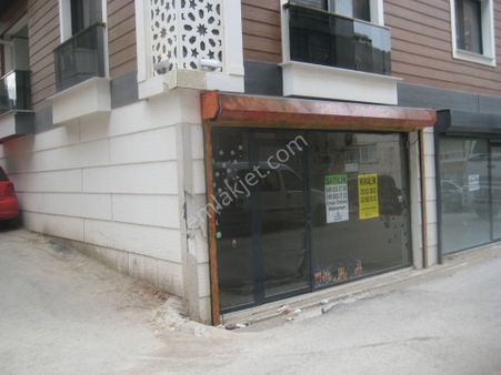 Acil.... Menemen Çarşıda Yeni 70 M2 Köşe Satılık Dükkan