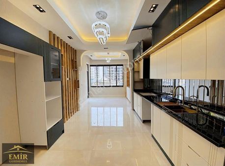 Emir Gayrimenkulden Fıstıklıgın Göbeğinde 3.5+1 Daire Sunar