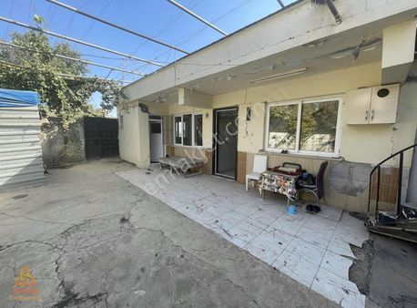 Türkoğlunda Satılık Bahçeli Ev