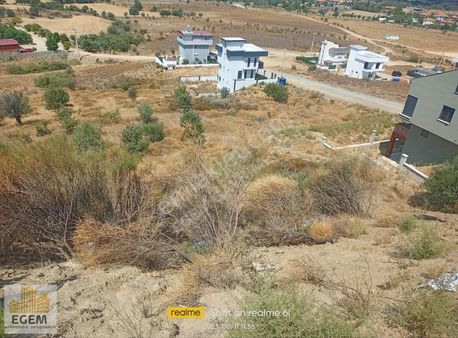 Seferihisar Ulamışta Düzlük Alanda 300 Mt Satılık Arsa