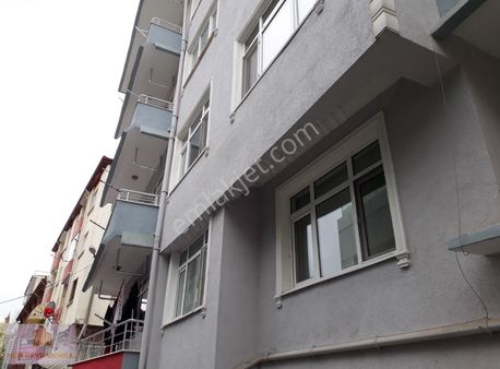 Hür Gayrimenkul'den Bulvara Yürüme Mesafesinde 2.kat 2 +1