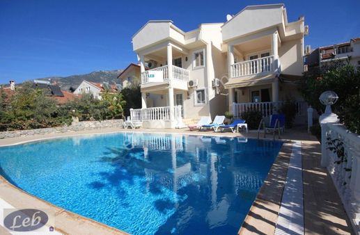 Fethiye Hisarönü'nde Satılık Havuzlu Dubleks 2+1 Daire