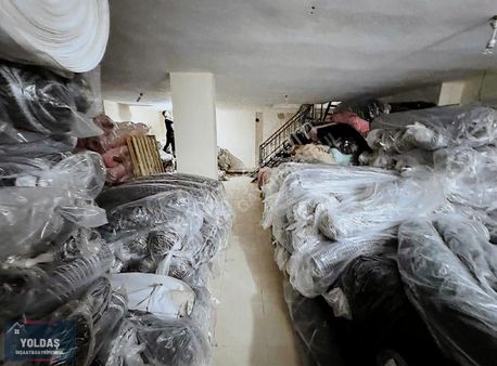 Yoldaş İnşaat'tan Acil Satılık 450 M2 Depolu Dükkan