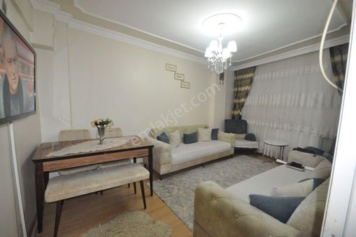 Bayrampaşa Terazidere Kaçmaz'dan Satılık 89m2 Y.bodrum Bahçekat Temiz Bakımlı Daire