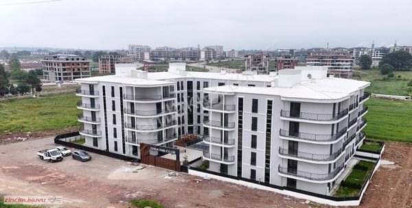 Kartepe Kent Meydanında Havuzlu Sitede Müstakil Bahçeli 3+1