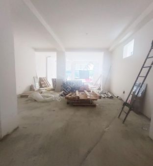 Avcılar Merkezde Satılık Sıfır Düz Ayak Dükkan