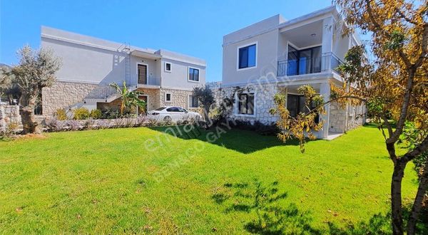 Yalıçiftlik'te Denize 3 Dk Mesafede Sıfır 3+1 Daireler