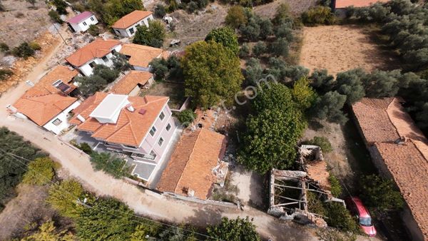 Selda Kozalı'dan Menteşe Yenice'de Satılık Arsa İçinde Kargir Ev Ve Dam Tarla