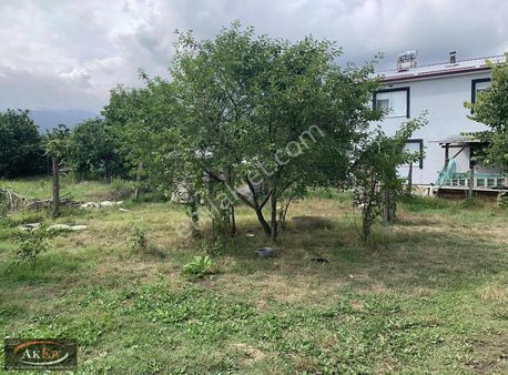 Küçüçek Merkezde 658m2 İçinde Müstakil Ev