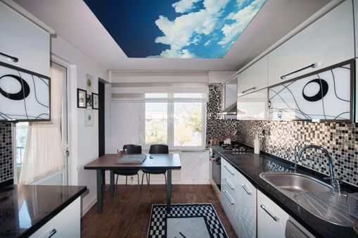 ✅✅aktiften Sarıkızda Satılık 3+1 Ayrı Mutfaklı Kaloriferli Ön Cephe Daire