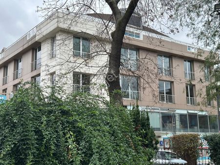 Şişli'nin Tam Merkezinde Yeşillikler İçinde Kiralık Plaza Katı