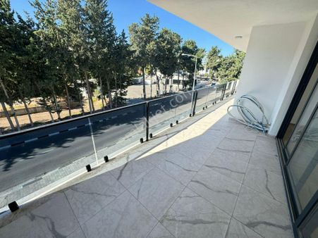 Girne Merkez'de Yeni Ticari İzinli, Anayol Üzerinde kiralık 2+1 İş Merkezi !!!