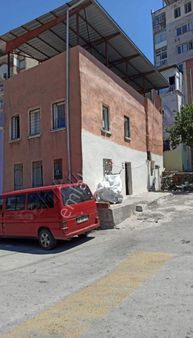 İzmir Konak Selçuk Mahallesine 2 Katlı 2 Daireli Satılık Bina